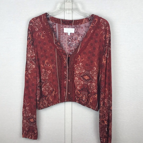 Kendall & Kylie Tops - KENDALL + KYLIE Boho Long Sleeve Crop in Burgundy